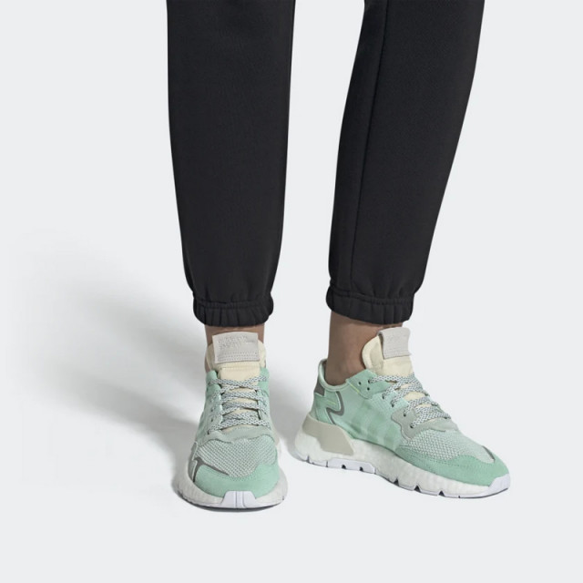 SEPATU SNEAKERS ADIDAS Wmns Nite Jogger Shoes