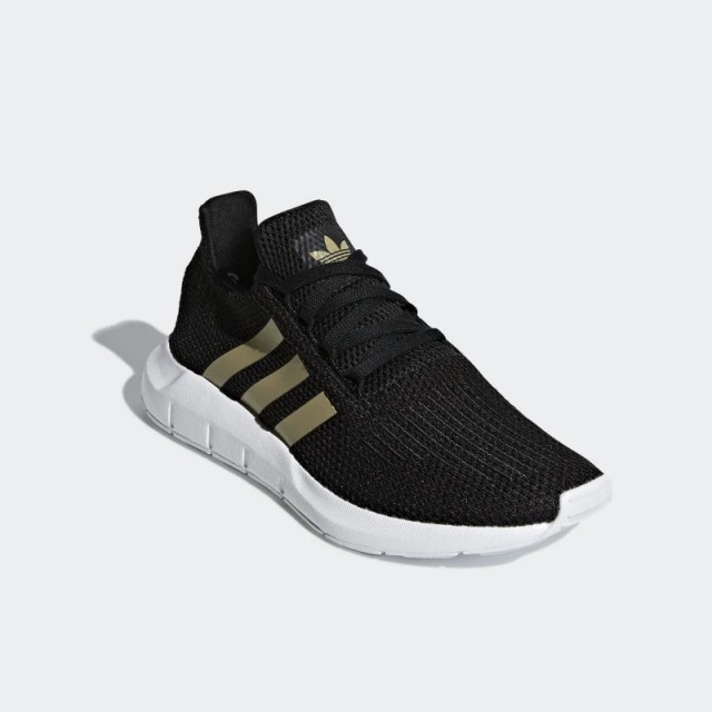 SEPATU SNEAKERS ADIDAS Wmns Swift Run