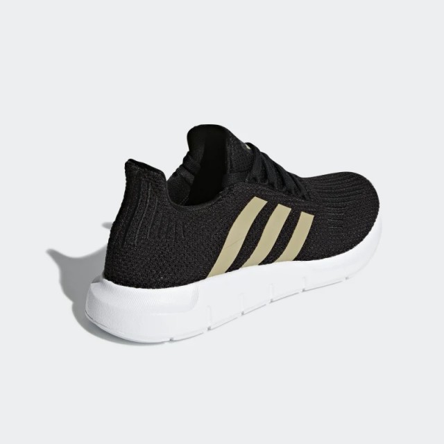 SEPATU SNEAKERS ADIDAS Wmns Swift Run
