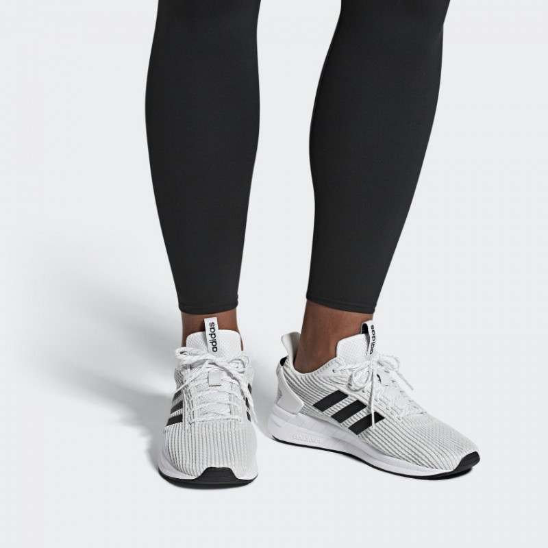 SEPATU LARI ADIDAS Questar Ride