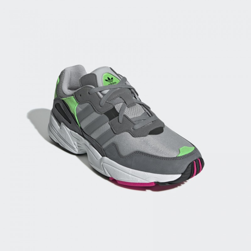SEPATU SNEAKERS ADIDAS Yung-96