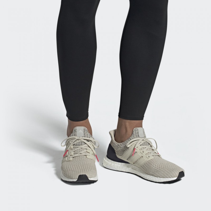 SEPATU LARI ADIDAS Ultraboost