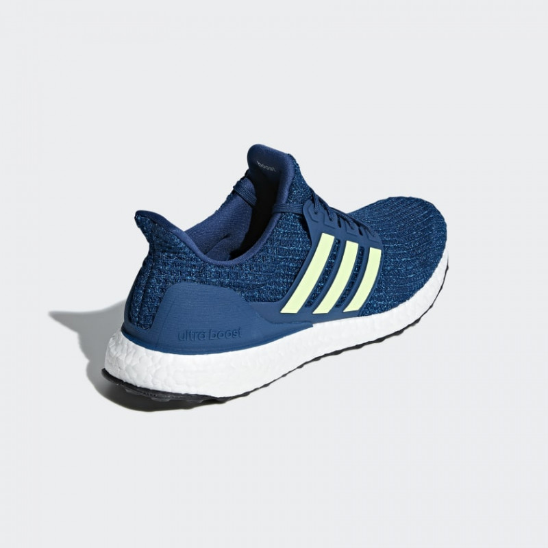SEPATU LARI ADIDAS Ultraboost