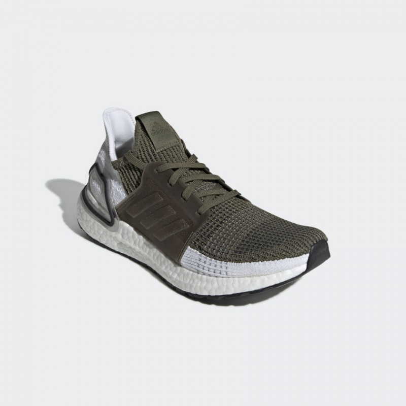 SEPATU LARI ADIDAS Ultraboost 19