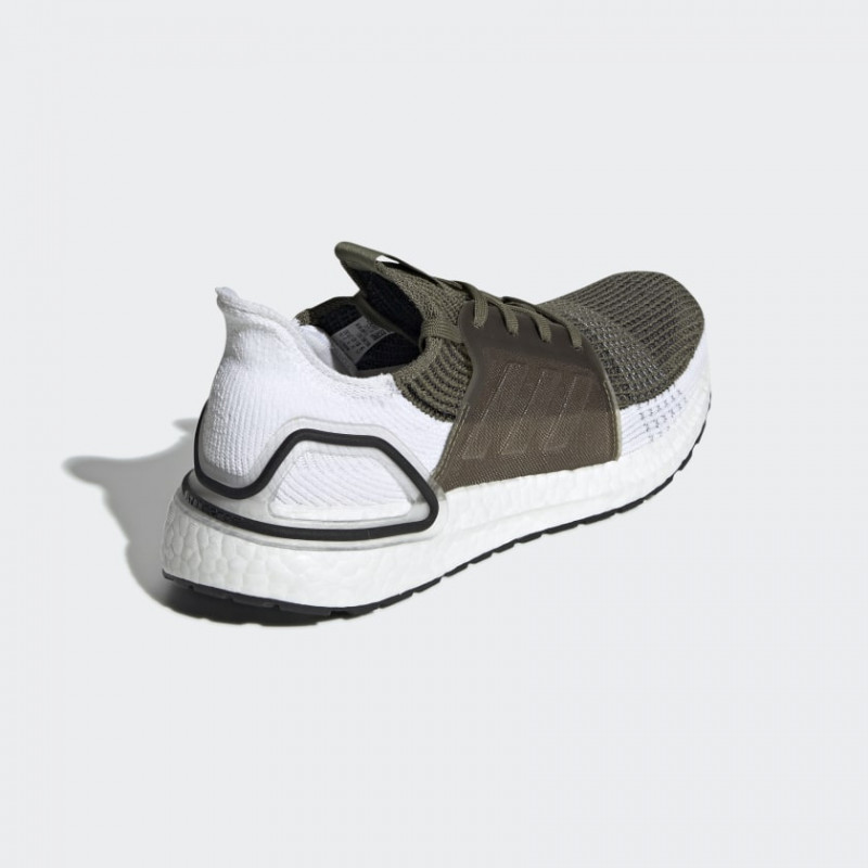 SEPATU LARI ADIDAS Ultraboost 19