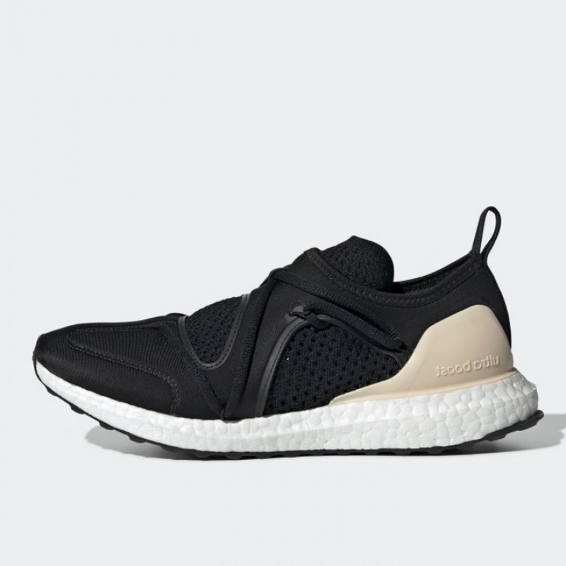 Jual SEPATU LARI Wanita ADIDAS Wmns Ultraboost Core Black