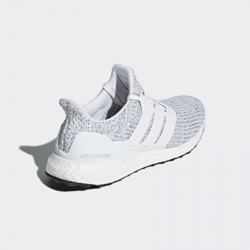 SEPATU LARI ADIDAS Ultraboost