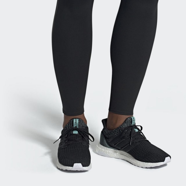 SEPATU LARI ADIDAS Ultraboost Parley