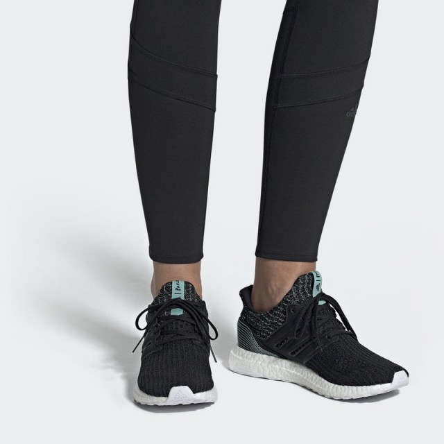 SEPATU LARI ADIDAS Wmns Ultraboost Parley