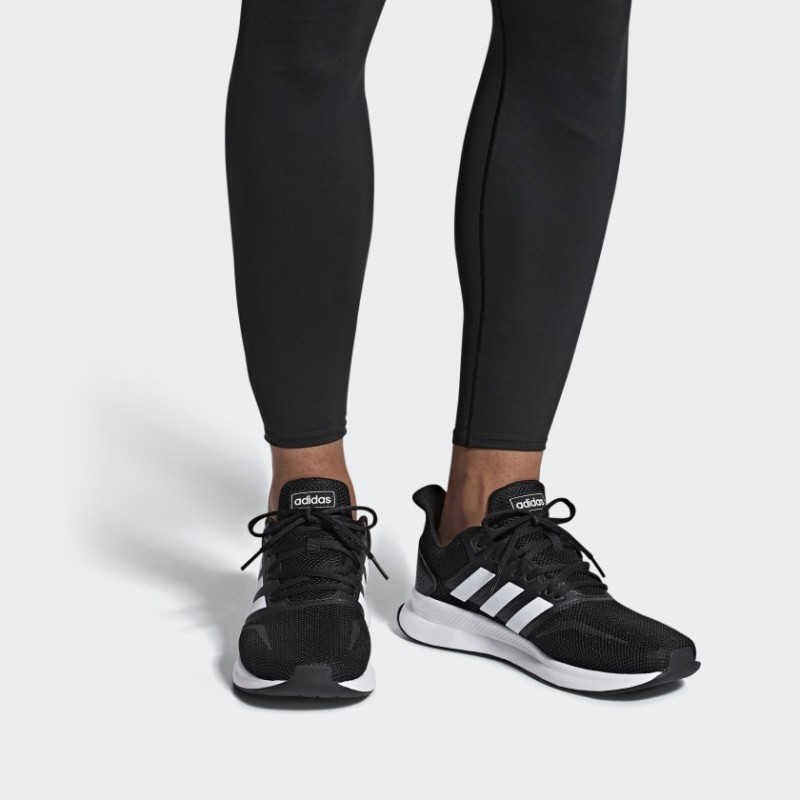 SEPATU LARI ADIDAS Runfalcon