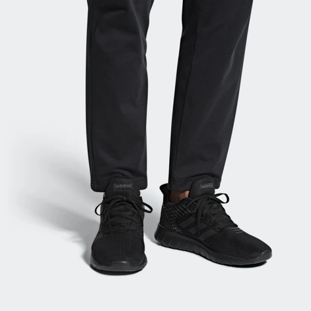 SEPATU LARI ADIDAS  Asweerun