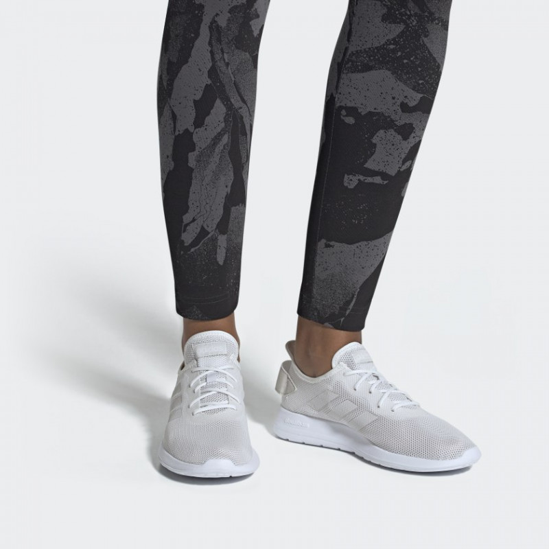 SEPATU SNEAKERS ADIDAS Wmns Yatra