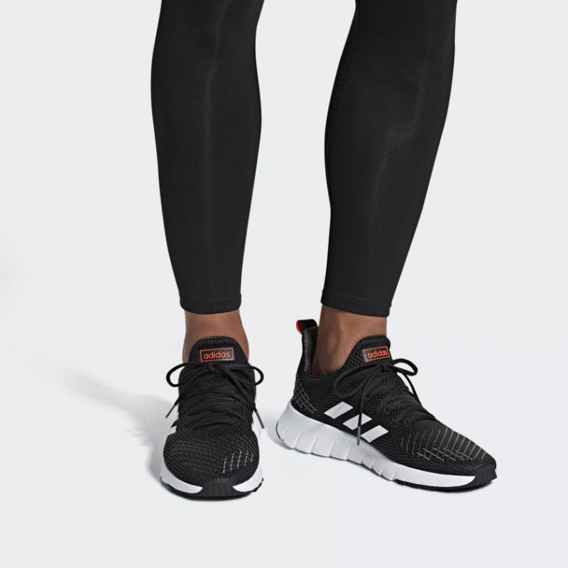 SEPATU LARI ADIDAS Asweego