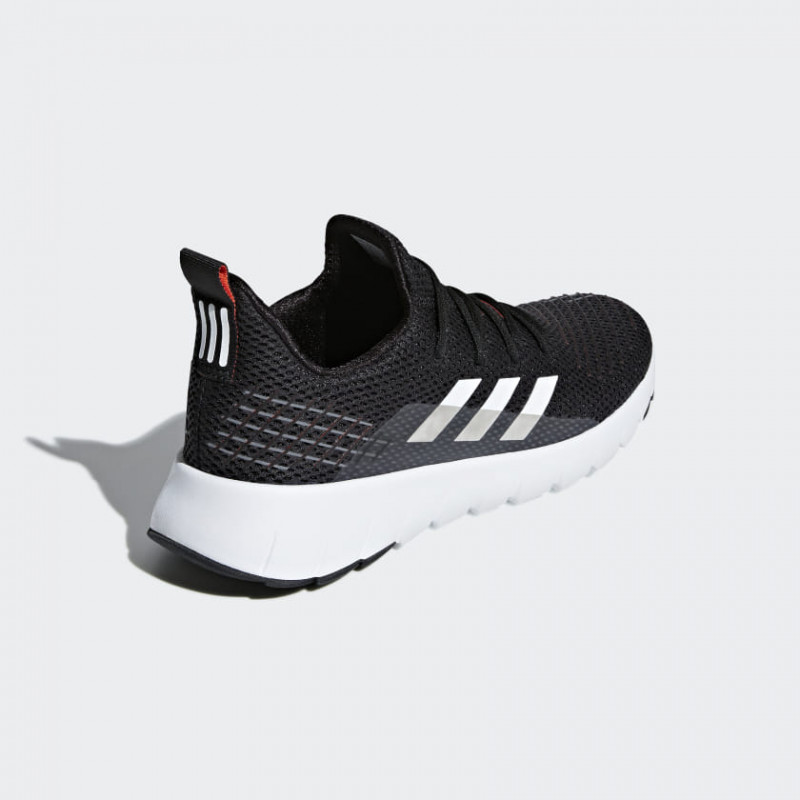 SEPATU LARI ADIDAS Asweego
