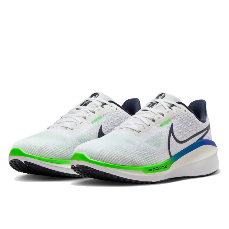 SEPATU LARI NIKE Air Zoom Vomero 17