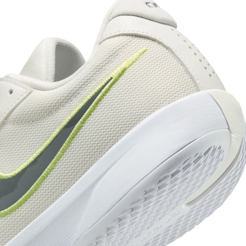 SEPATU BASKET NIKE AIR ZOOM G.T. CUT ACADEMY EP