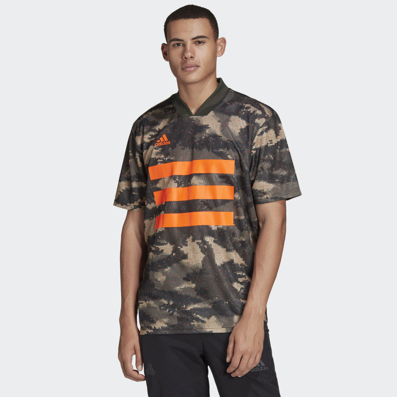 BAJU FOOTBALL ADIDAS Tan Graphic Jersey