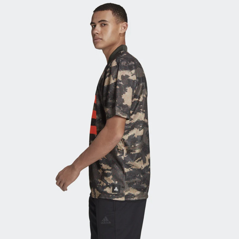 BAJU FOOTBALL ADIDAS Tan Graphic Jersey