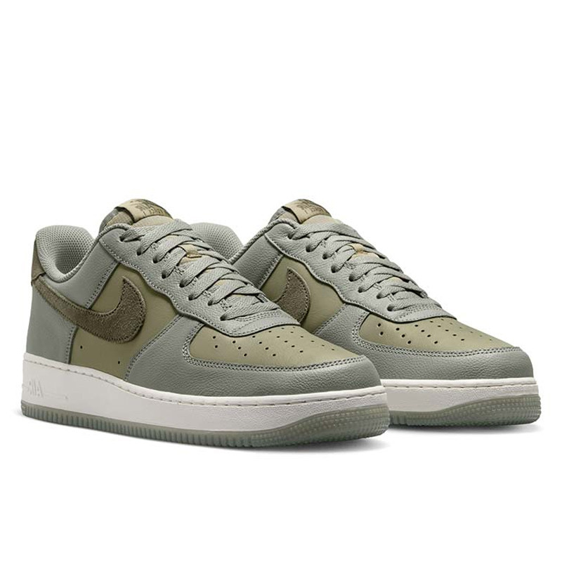 SEPATU SNEAKERS NIKE AIR FORCE 1 '07 LV8