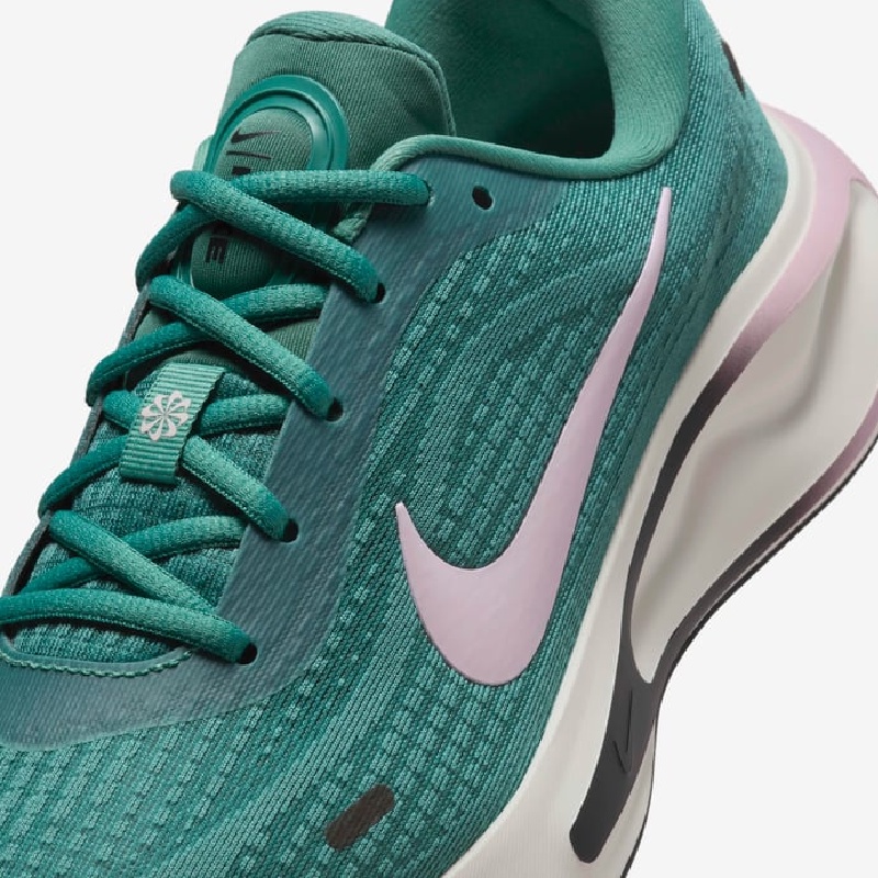 SEPATU LARI NIKE Wmns Journey Run