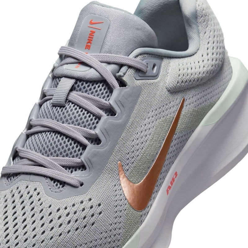 SEPATU LARI NIKE Wmns Winflo 11