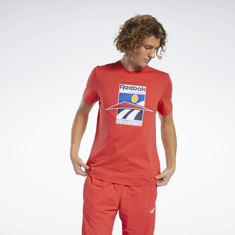 BAJU SNEAKERS REEBOK Classics Graphic International Tee