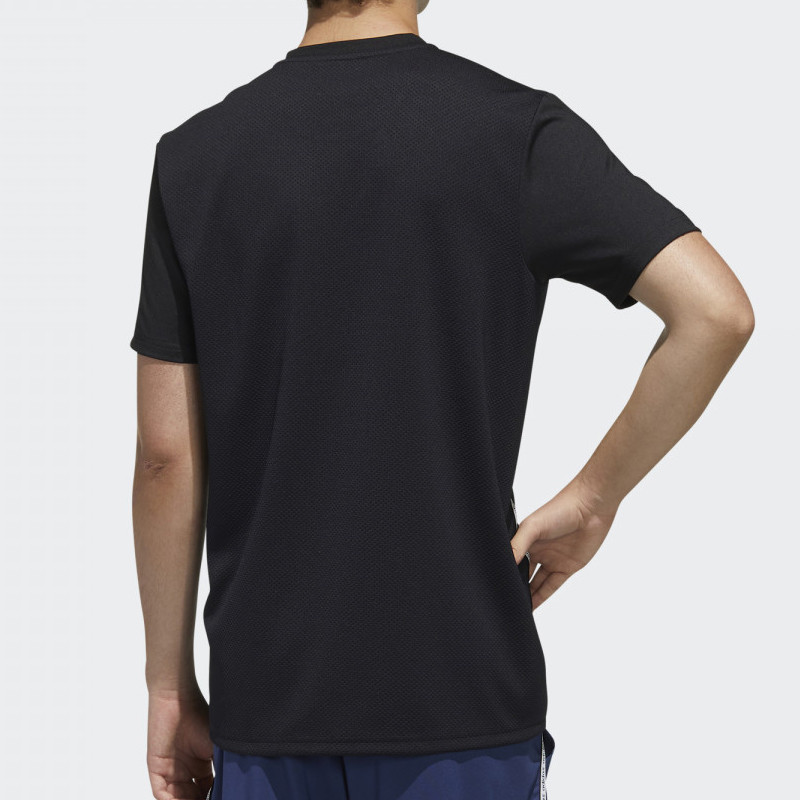 BAJU SNEAKERS ADIDAS Designed 2 Move Mix Tee