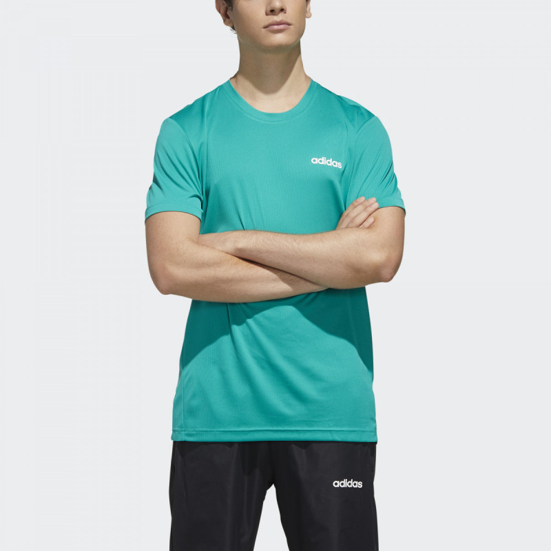 BAJU TRAINING ADIDAS Designed 2 Move Plain Tee