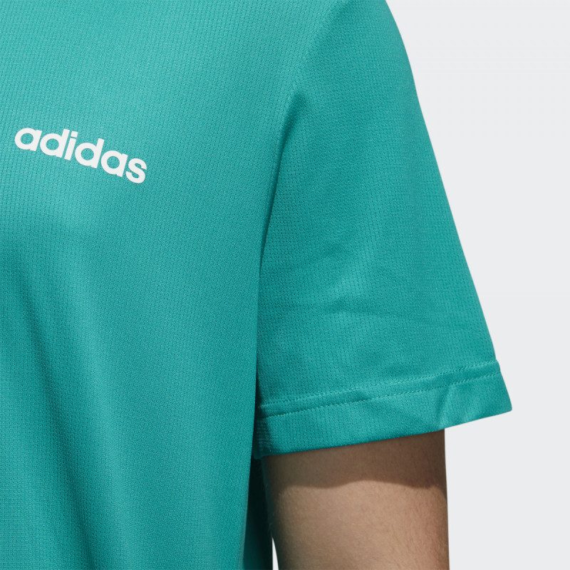 BAJU TRAINING ADIDAS Designed 2 Move Plain Tee