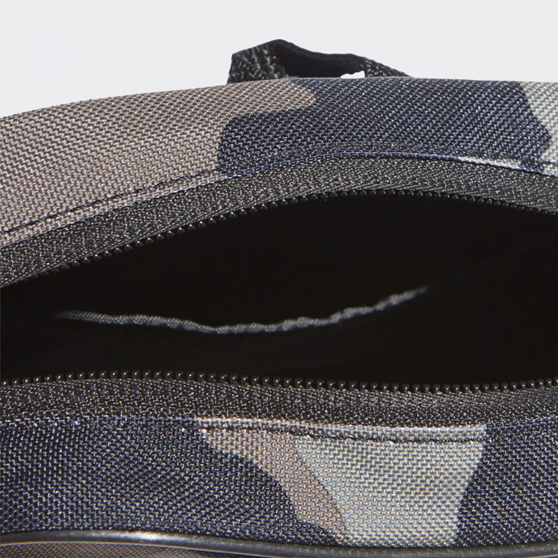 TAS SNEAKERS ADIDAS Linear Logo Organizer Sling Bag