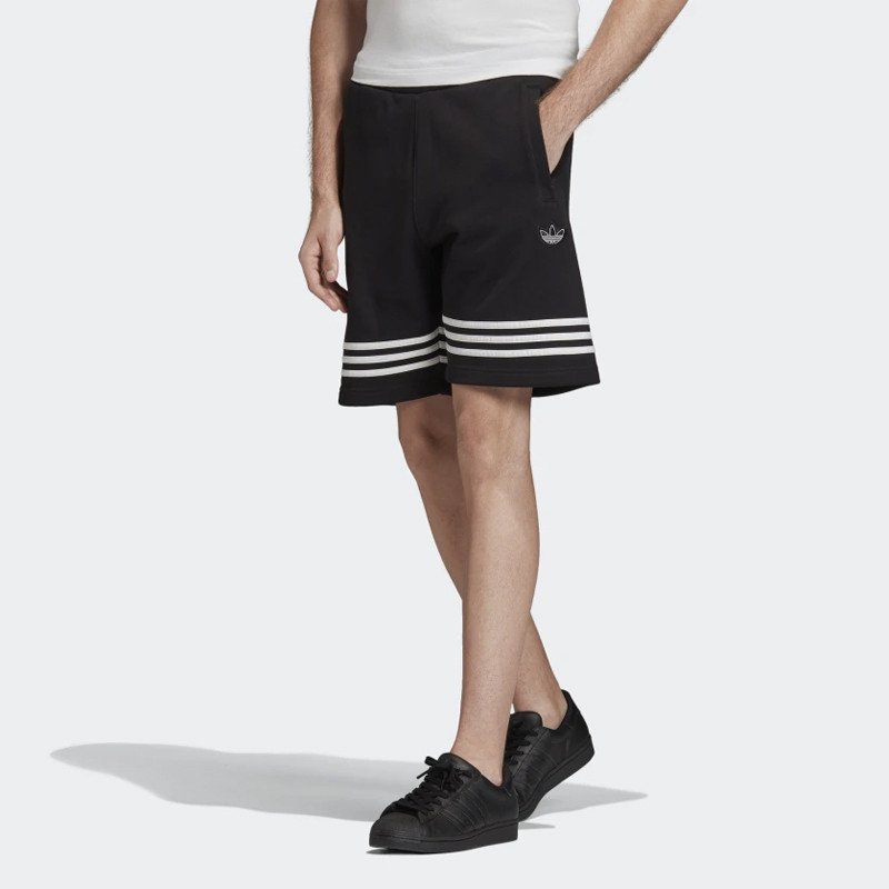 CELANA SNEAKERS ADIDAS Outline Shorts
