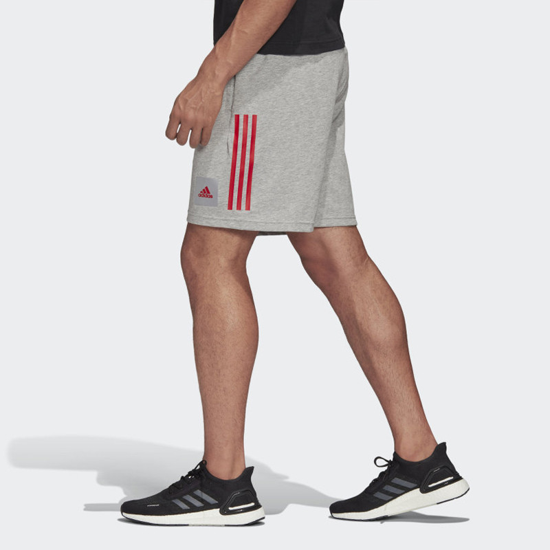 CELANA TRAINING ADIDAS Must Haves Badge of Sport Shorts