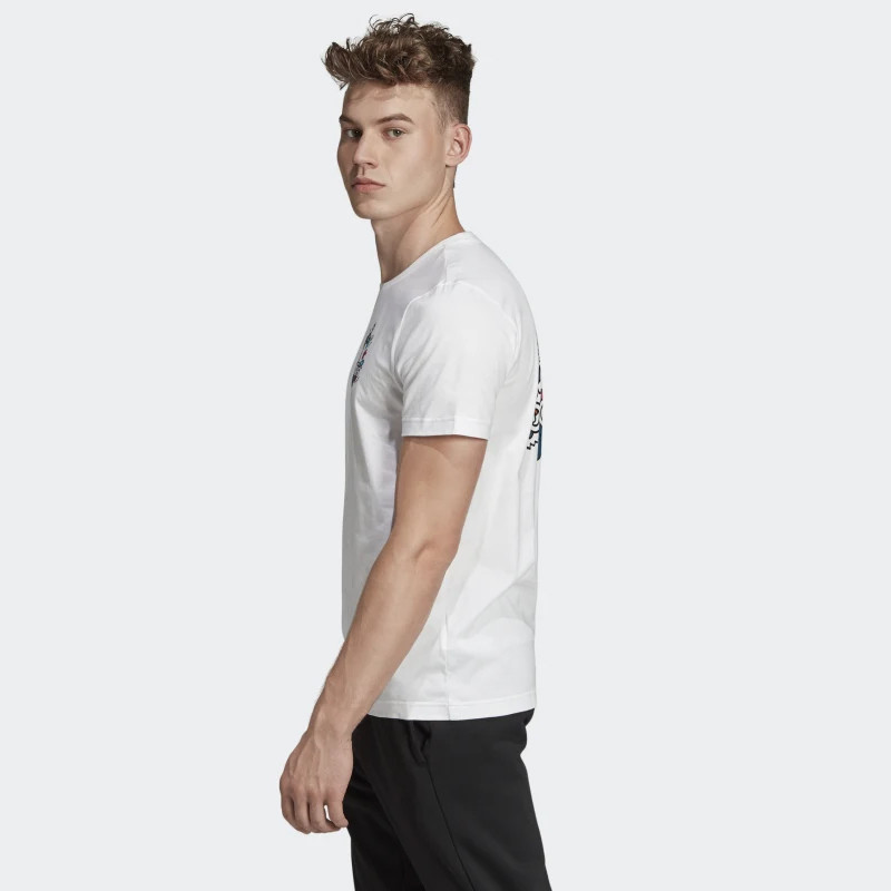 BAJU SNEAKERS ADIDAS Illustrated GFX Tee