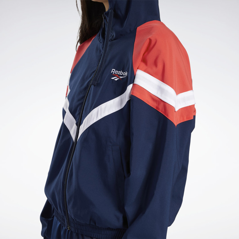 BAJU SNEAKERS REEBOK Wmns Classics Light Jacket