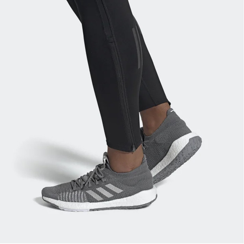 SEPATU LARI ADIDAS Pulseboost HD