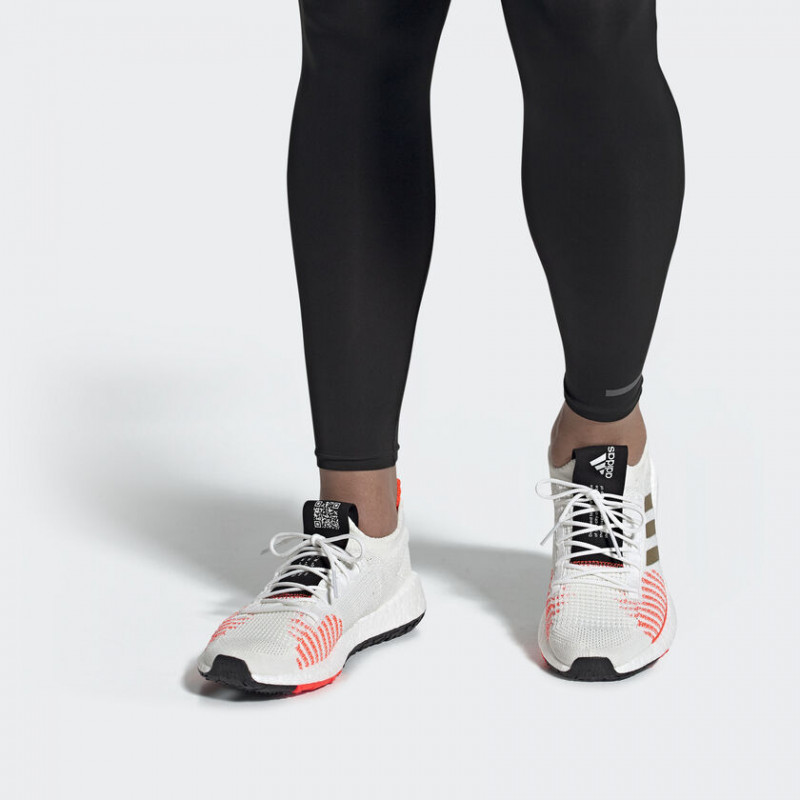 SEPATU LARI ADIDAS Pulseboost HD