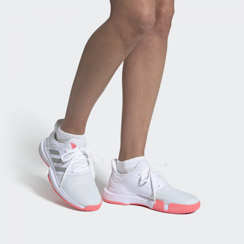 SEPATU TENNIS ADIDAS Wmns Gamecourt