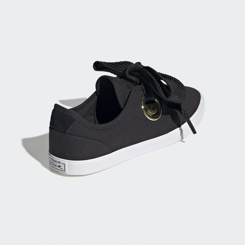 SEPATU SNEAKERS ADIDAS Wmns Sleek Lo