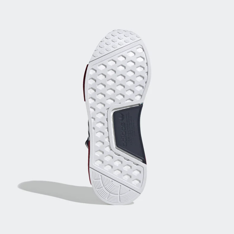 SEPATU SNEAKERS ADIDAS NMD_R1