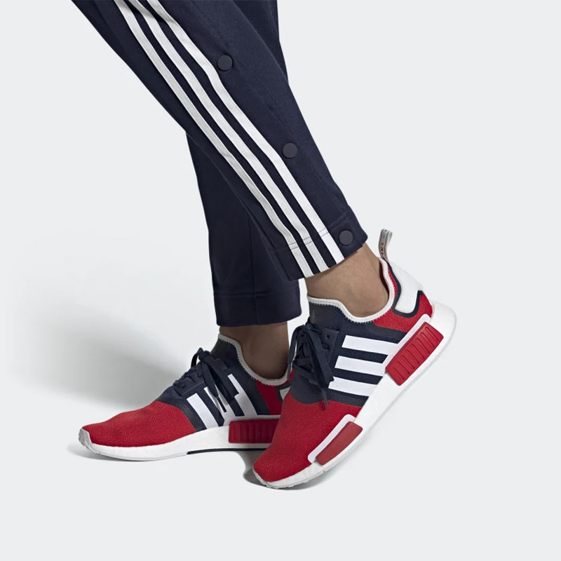 SEPATU SNEAKERS ADIDAS NMD_R1