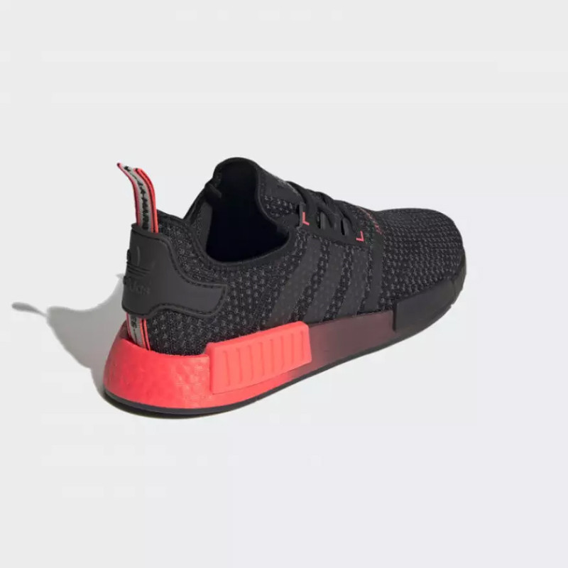 SEPATU SNEAKERS ADIDAS NMD_R1