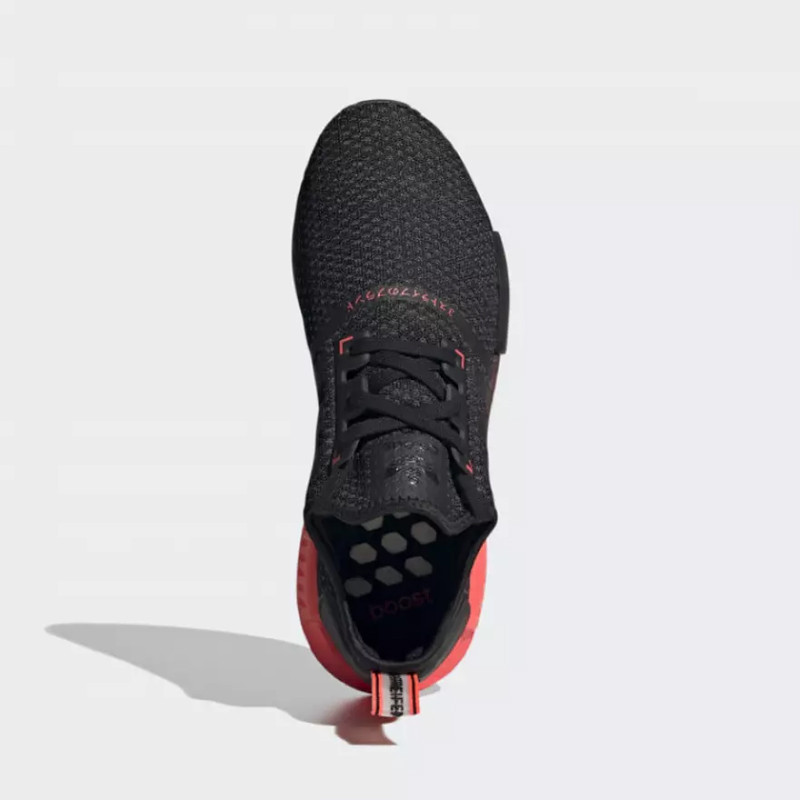 SEPATU SNEAKERS ADIDAS NMD_R1