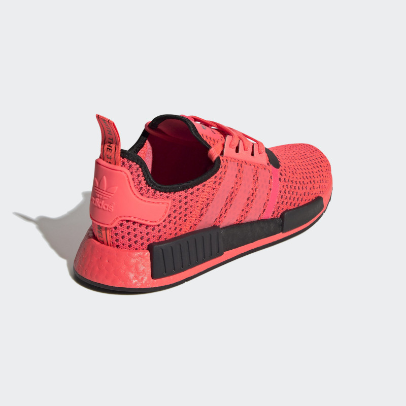 SEPATU SNEAKERS ADIDAS NMD_R1