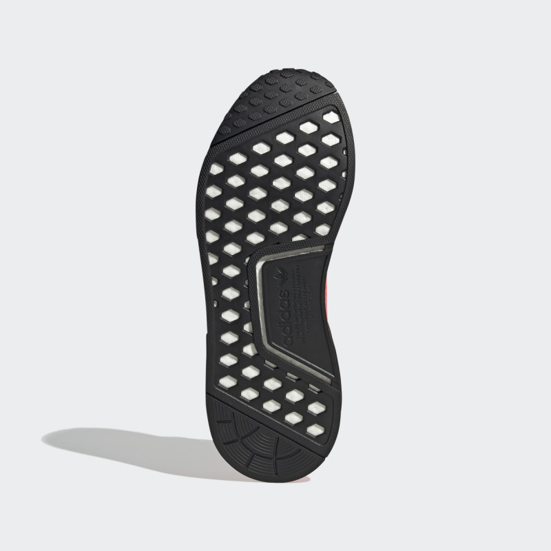 SEPATU SNEAKERS ADIDAS NMD_R1