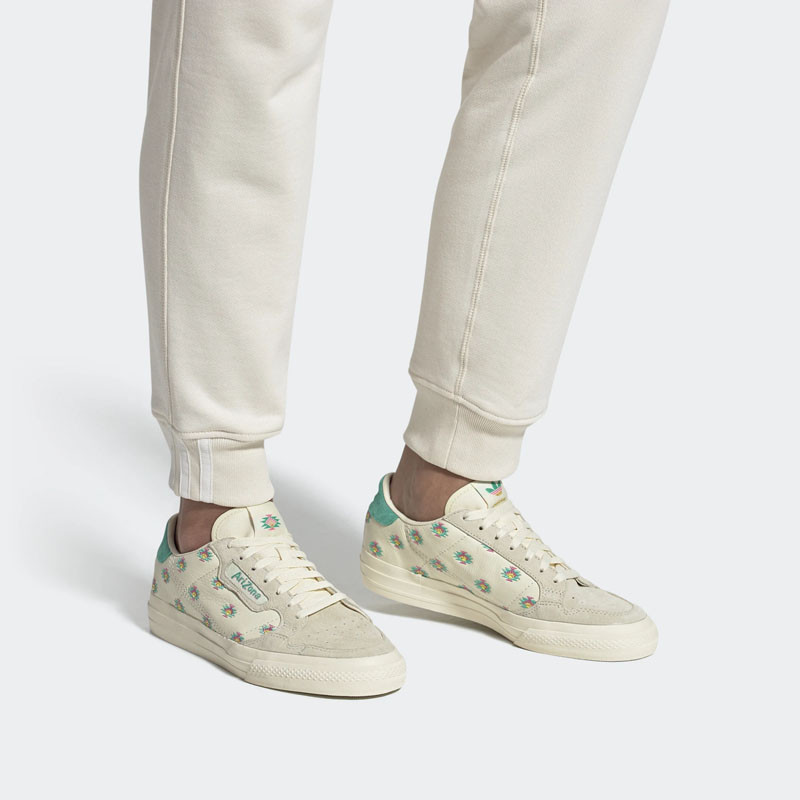 SEPATU SNEAKERS ADIDAS Continental Vulc