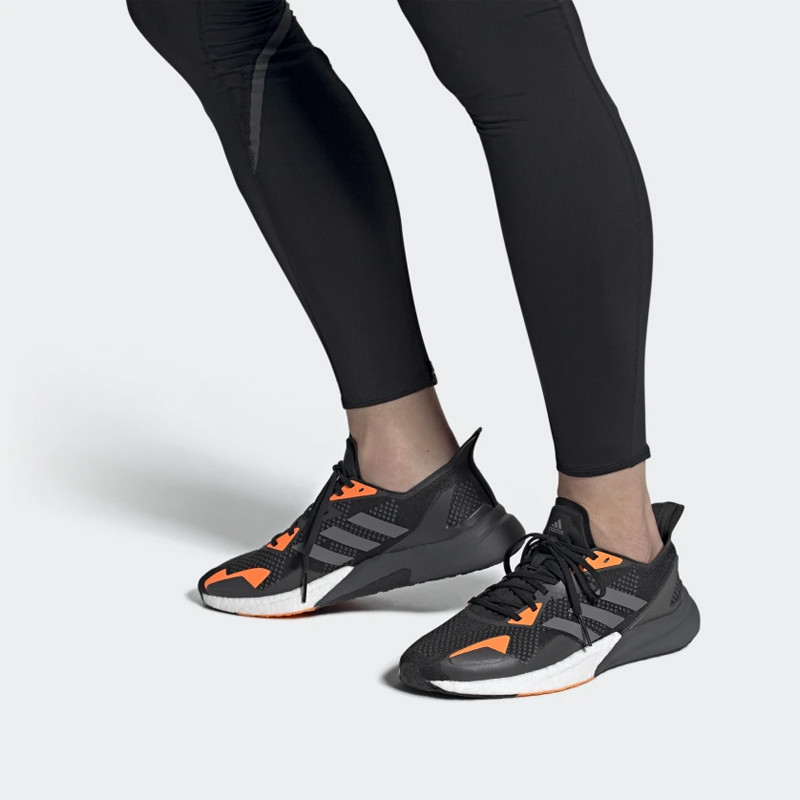 SEPATU LARI ADIDAS X9000L3