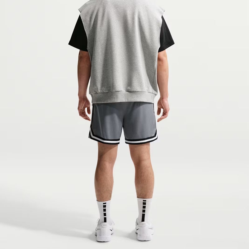 CELANA BASKET NIKE  Dri-Fit DNA 6IN SHORT