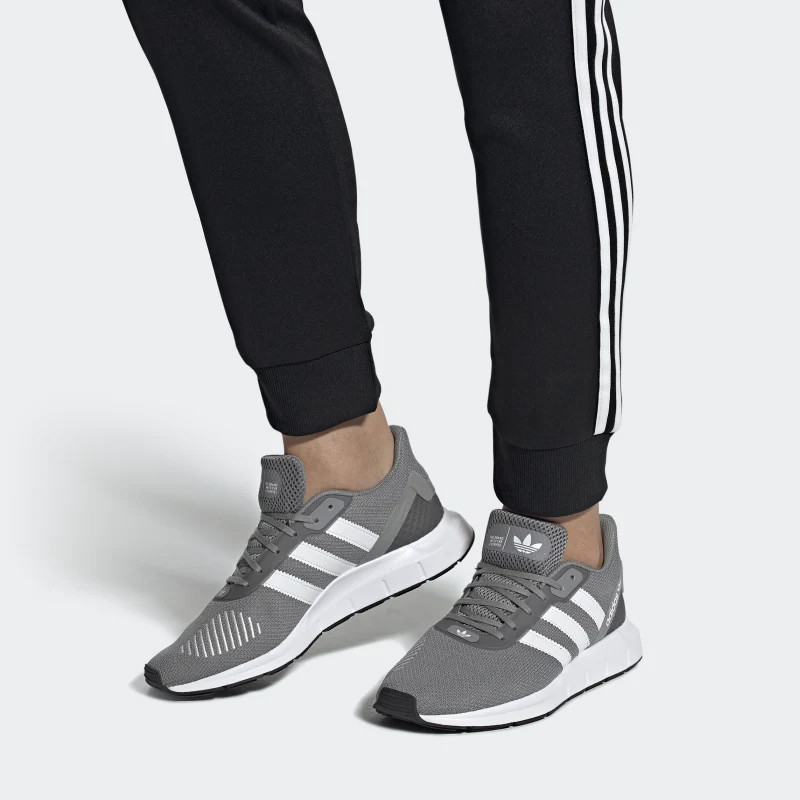 SEPATU SNEAKERS ADIDAS Swift Run RF