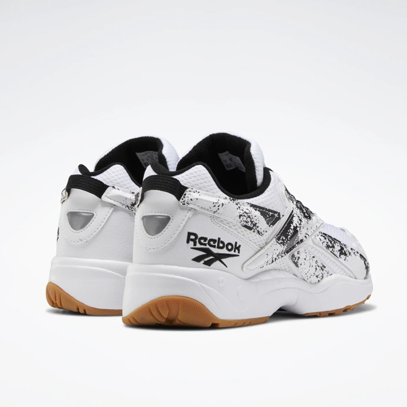 SEPATU SNEAKERS REEBOK Interval