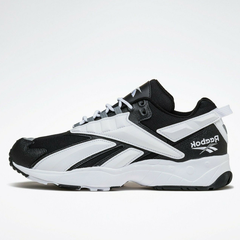 SEPATU SNEAKERS REEBOK Interval
